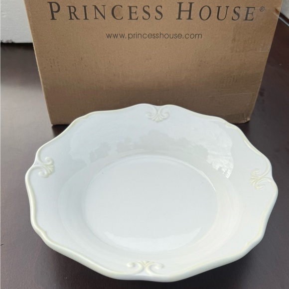 Princess House Other - NEW Princess House Ivory Pavillion 9” Pasta Bowl Set